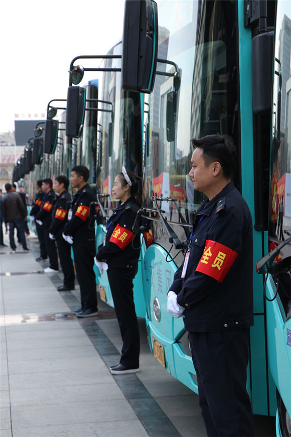Bus companies' pollution-reduction plans riding on use of clean energy vehicles