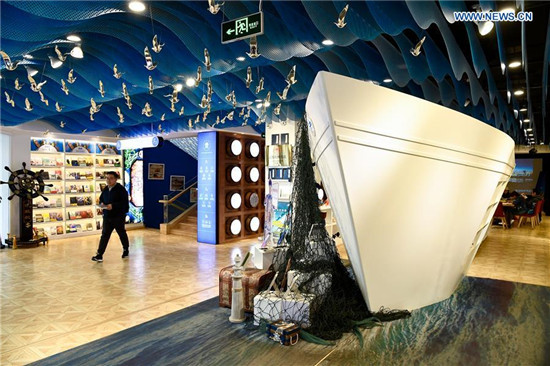 Bookstore in ocean-themed style attracts readers in Qingdao