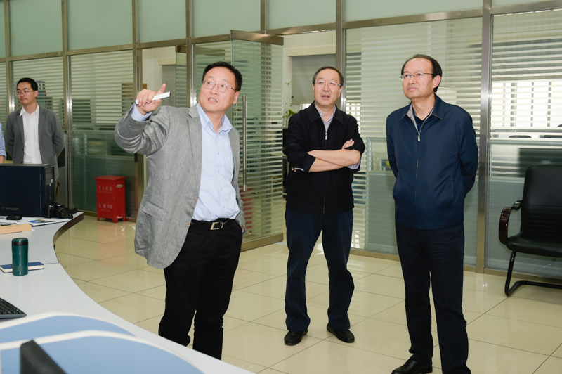 Zhou Changkui visits Beijing Jiaotong University