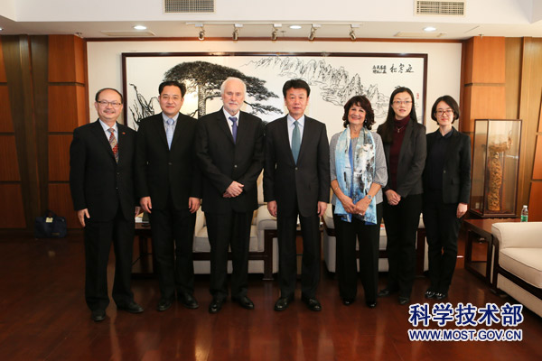 SAFEA administrator meets with family members of China Reform Friendship Medal recipient Werner Gerich