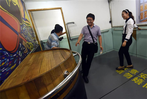 Tourists visit beer museum in Qingdao