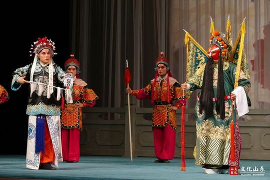 Shandong youth opera masters reach out to theatre enthusiasts
