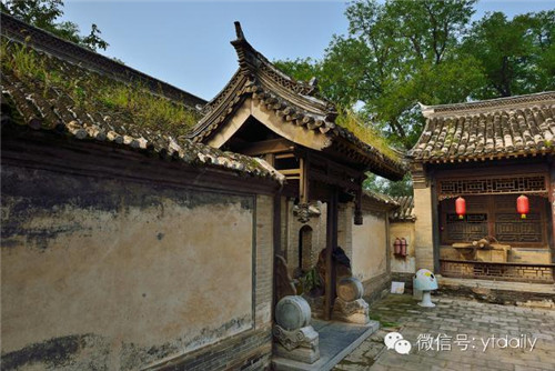 Siheyuan Yantai s traditional Chinese  houses  dense with 