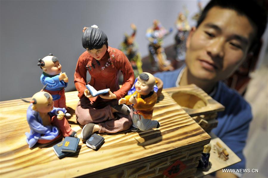 Dough figurines made by Shandong folk artist