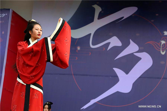 Han Chinese clothing lovers gather to greet upcoming Qixi festival