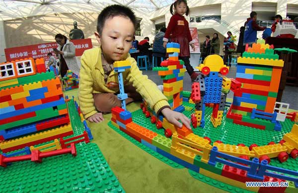Creative contest on piling up building blocks held in Yantai