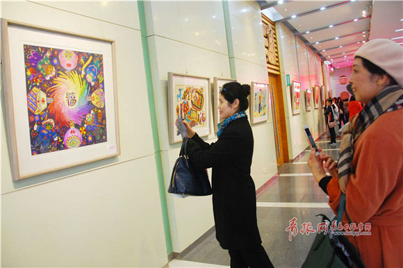 New Year painting exhibition dazzles Qingdao