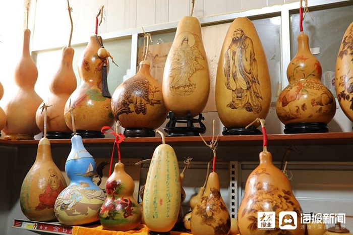 The art of decorating gourds