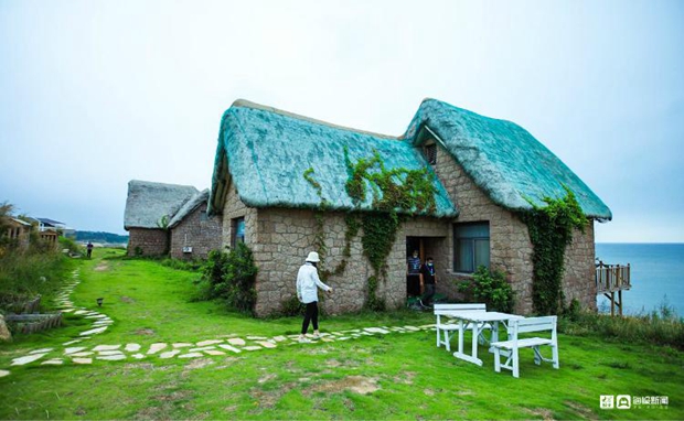 Traditional sea grass cottages in Rongcheng