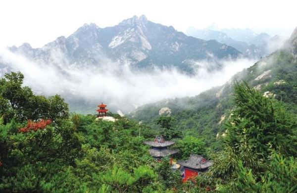 Autumn colors of Kunyu Mountain