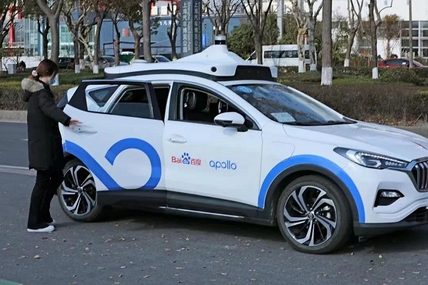 Public get to try driverless cars in Jiading