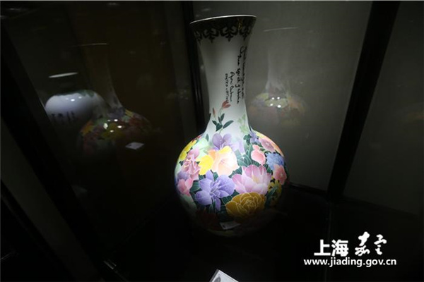 Jiading hosts art exhibition to greet 70th anniversary of PRC founding
