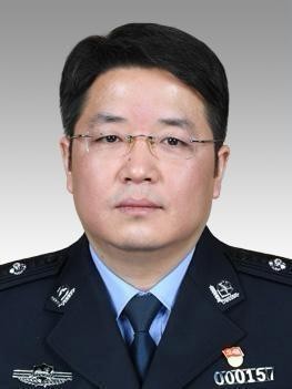 Deputy head of Jiading district: Huang Enwei