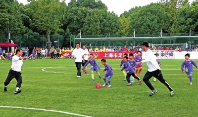 Soccer gala opens in Shanghai