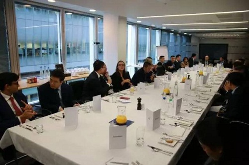 Lujiazui lures financial talent with London trainee program