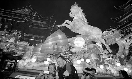 Vigor of dragon and horse at Yuyuan Garden