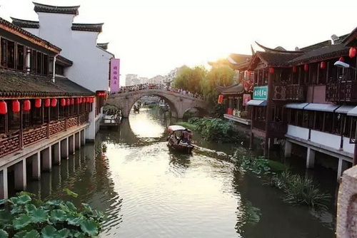 Scenic spots populate metro line