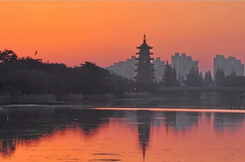 Scenic spots populate metro line
