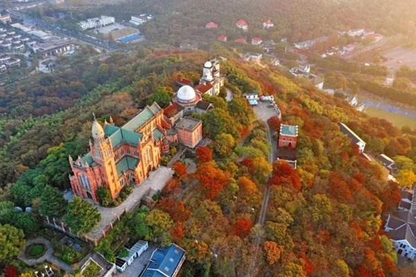 Popular routes to tour Sheshan resort in autumn