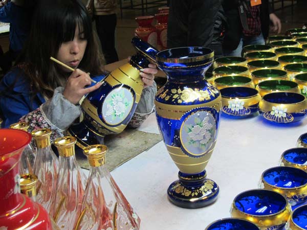 Chinese glassware firm revives from losses