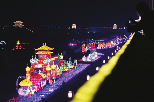 Lantern carnival illuminates ancient Taiyuan county