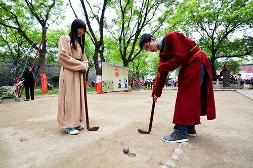 Ancient fair takes tourists back to Ming Dynasty