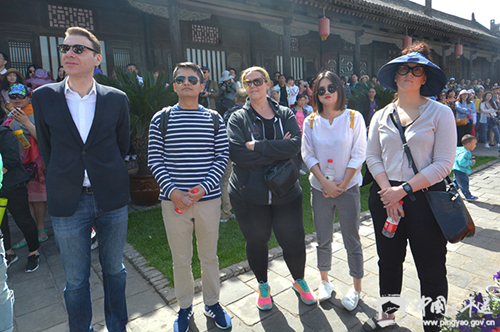Ambassadors to China tour Pingyao