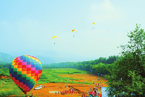 Taiyuan holds paragliding tournament
