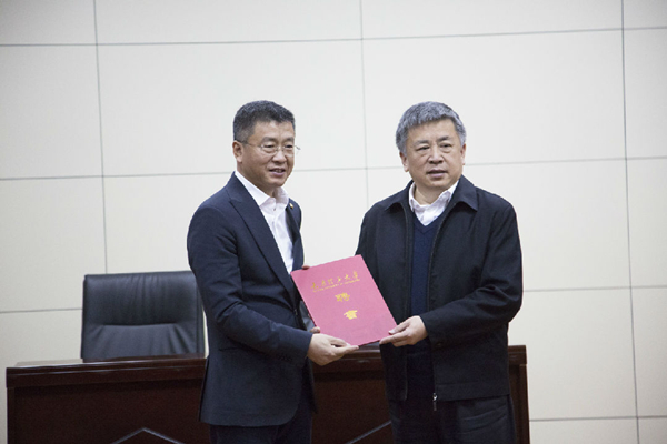 Taiyuan university cooperates with art company