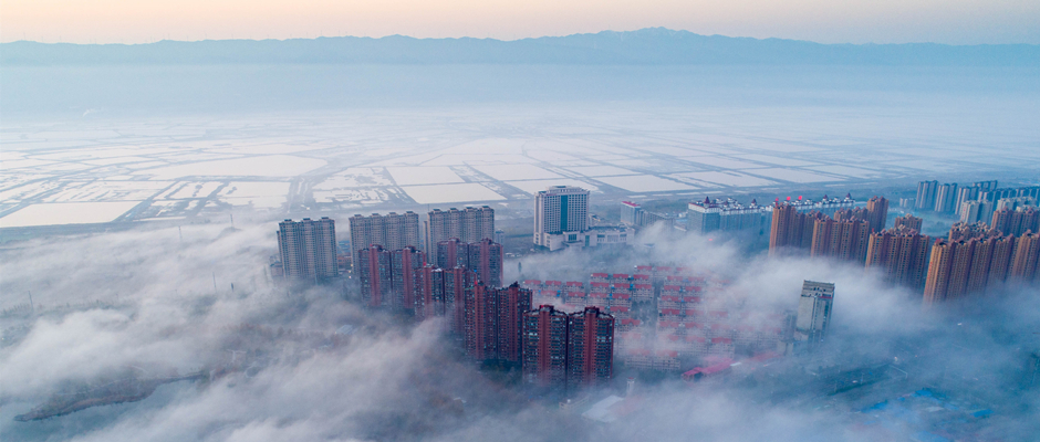 Advection fog blankets Yuncheng