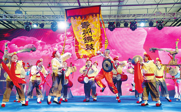 Folk art show staged in Jinzhong