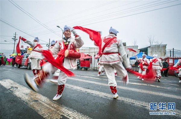 Traditional folk shows mark approaching Lantern Festival