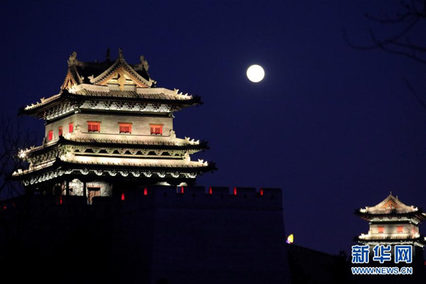 Full moon illuminates Shanxi night