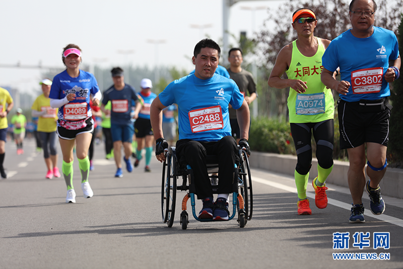 Linfen marathon attracts 10,000 runners