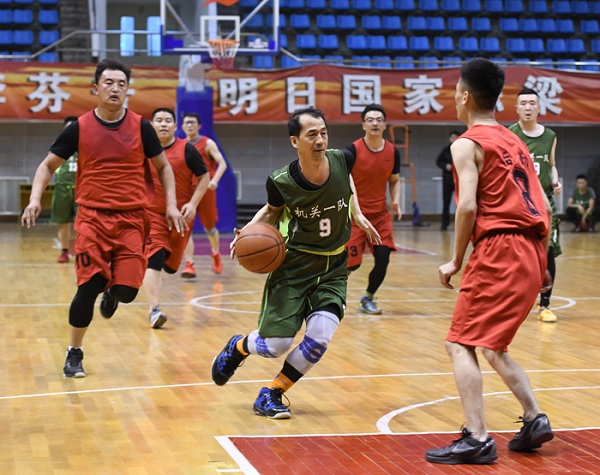 Shanxi University holds faculty basketball competition