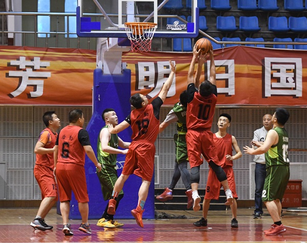 Shanxi University holds faculty basketball competition