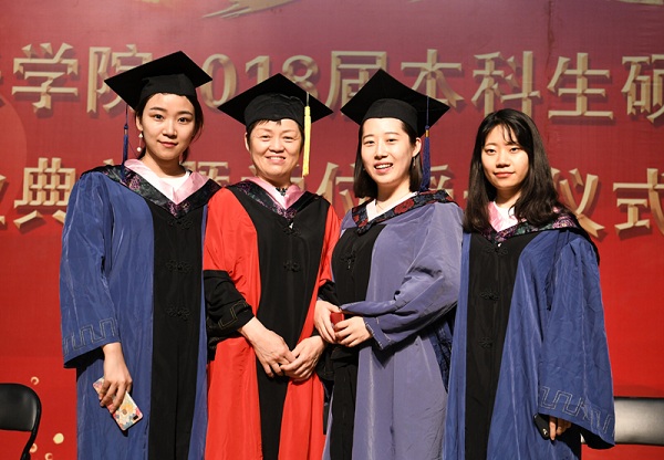 Academy of Music holds commencement ceremony