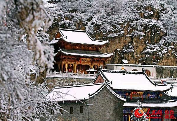 Picturesque Mount Wutai at beginning of winter