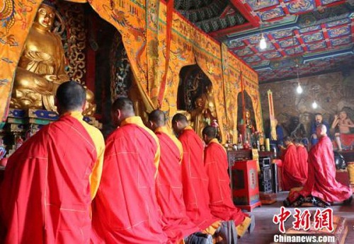 Temples at Mount Wutai celebrate Buddhist birthday