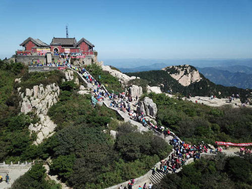 Snapshots from 2018 Mount Tai climbing competition