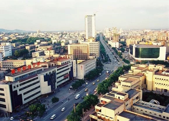 Photos record 40 years of changes in Tai'an city