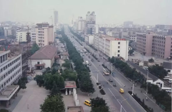 Photos record 40 years of changes in Tai'an city