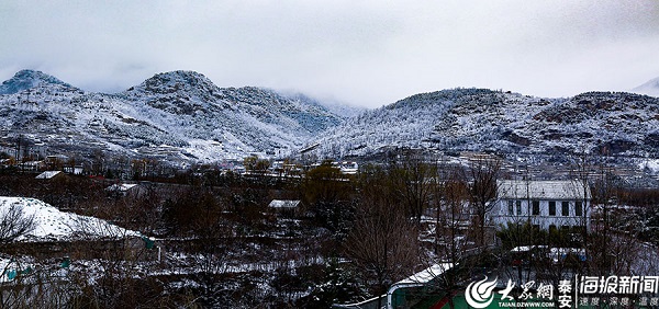 Photos capture snow on Mount Tai