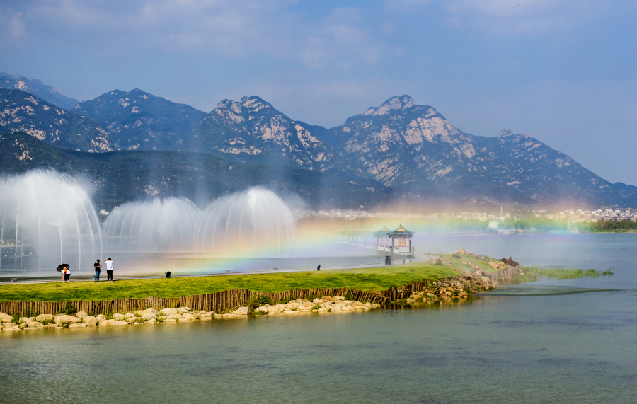 Music fountain offers spectacular views in Tai'an