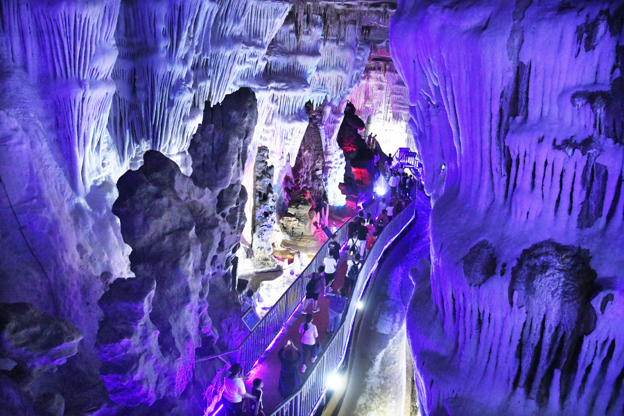 Underground wonderland of karst cave on Mount Tai