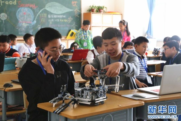 Student robot competition opens in Shenyang