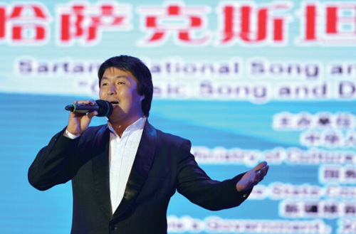 Kazakh artists bring Xinjiang Dance Festival to an end