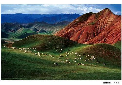 Charming Xinjiang shines in photography exhibition