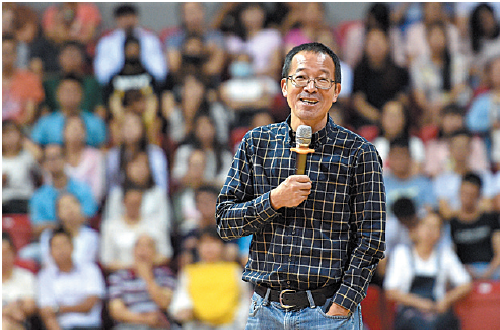 Yu Minhong’s speech inspires Karamay students