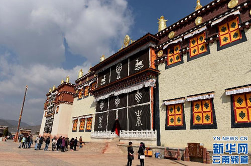 Yunnan's biggest Tibetan Buddhism temple becomes a new hotspot